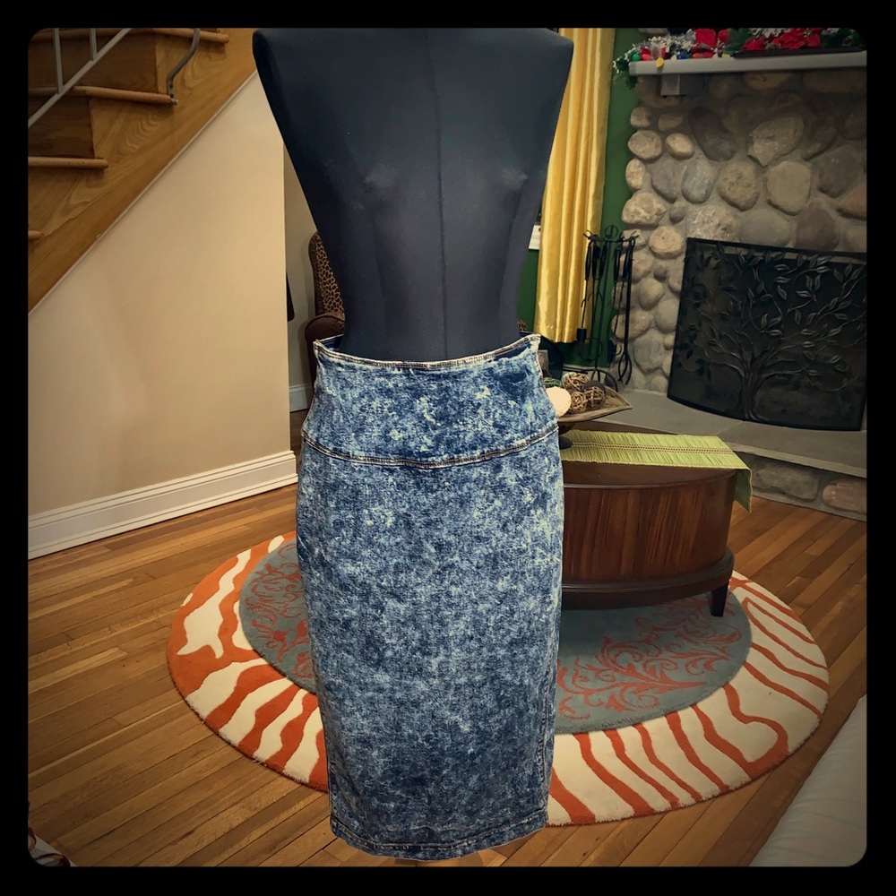 NWT Acid washed jean skirt